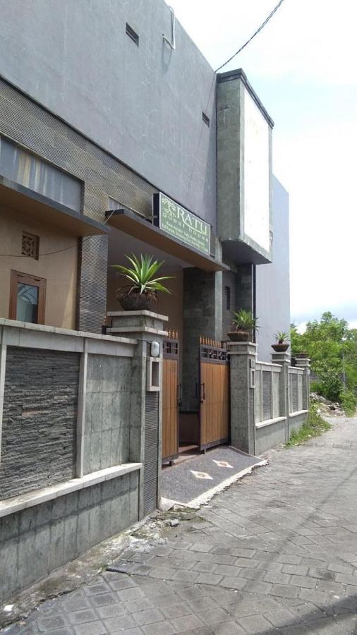 Oyo Flagship 91237 Ratu Guest House Kedunganan Exterior photo