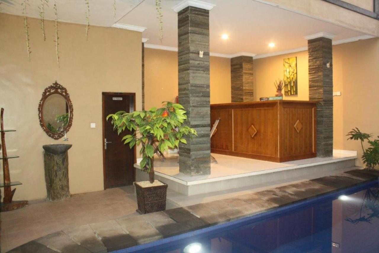 Oyo Flagship 91237 Ratu Guest House Kedunganan Exterior photo