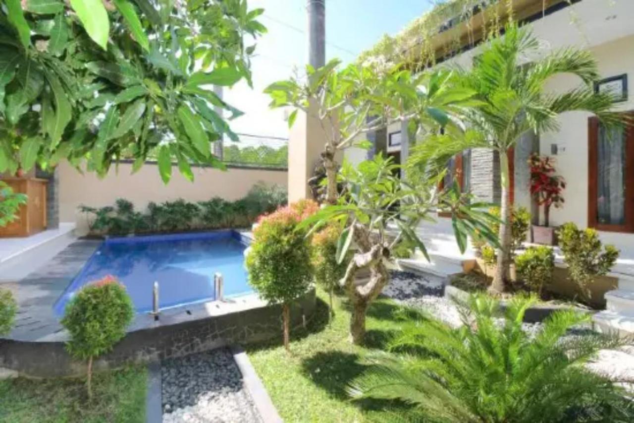 Oyo Flagship 91237 Ratu Guest House Kedunganan Exterior photo