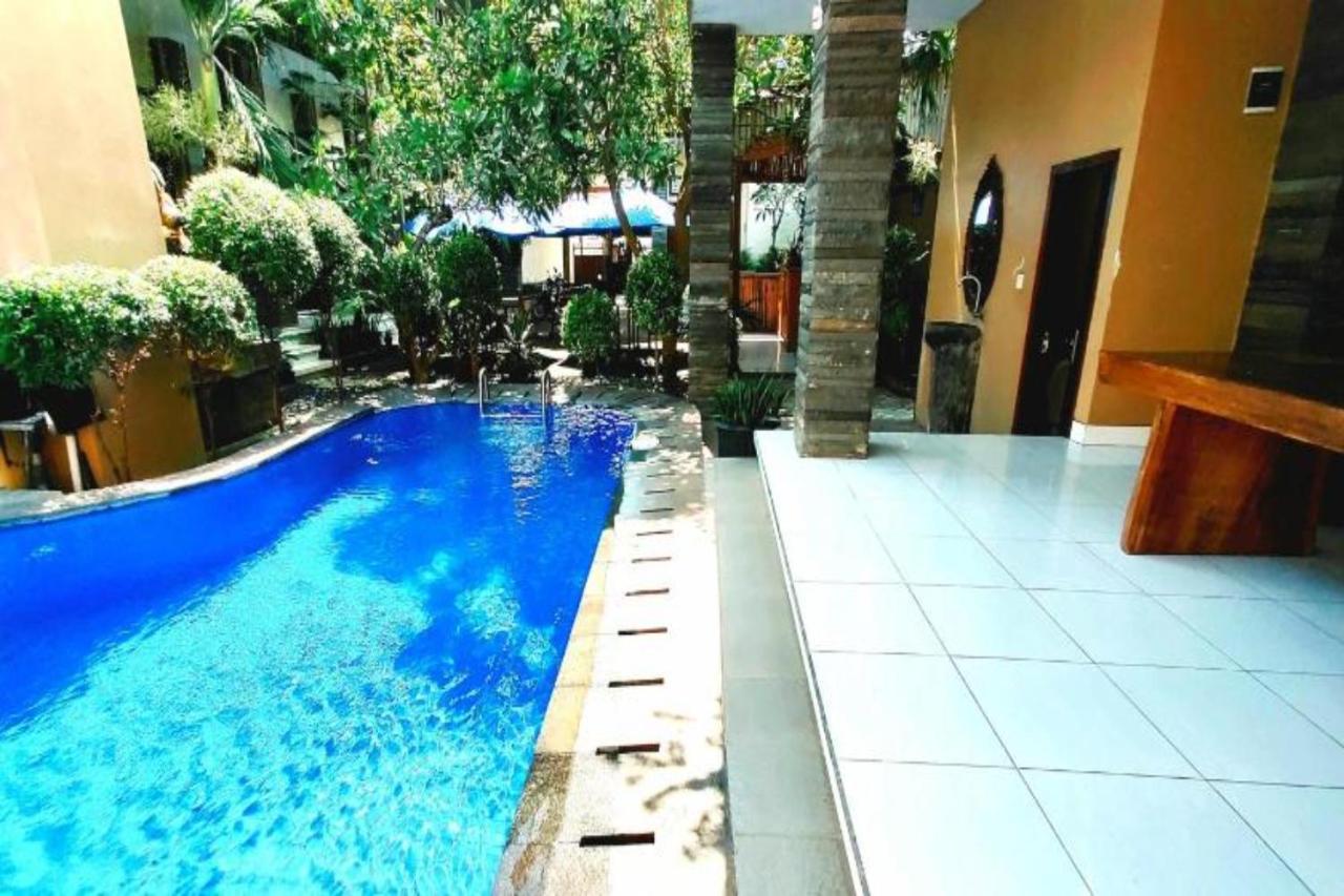 Oyo Flagship 91237 Ratu Guest House Kedunganan Exterior photo